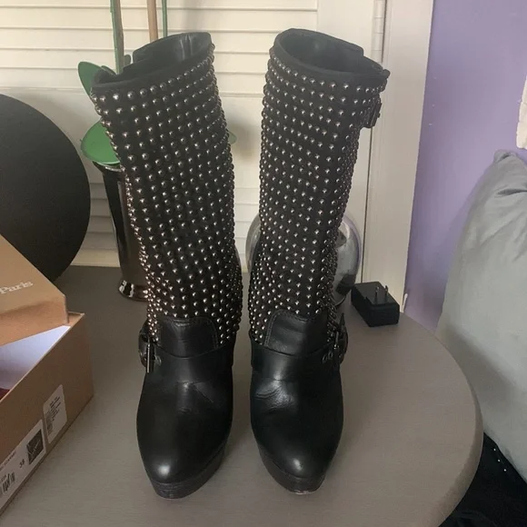 Black Christian Louboutin boots with studs size 39 - Picture 2 of 8